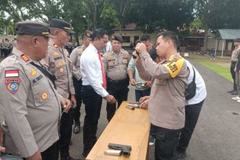 Kapolres Mabar cek senpi dinas cegah penyalahgunaan