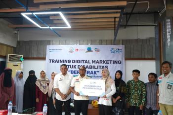 PLN Sulselrabar menggelar "training digital marketing" bagi disabilitas