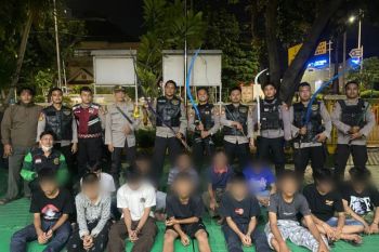 Polisi tangkap remaja bersenjata tajam yang hendak tawuran di Gropet