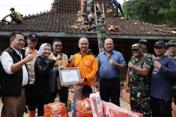 BNPB bantu paket sembako untuk warga Pati