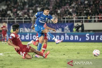 Klasemen Liga 1: Persib Bandung jadi pemuncak paruh musim 2024/25