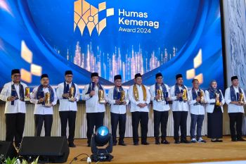 Humas Kanwil Kemenag Riau raih penghargaan  pengelola website terbaik 2024