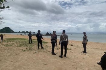 TNI-Porli intens patroli tempat wisata di Lombok Tengah saat nataru 2025