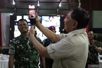 Prabowo sapa prajurit bertugas di Papua saat perayaan tahun baru
