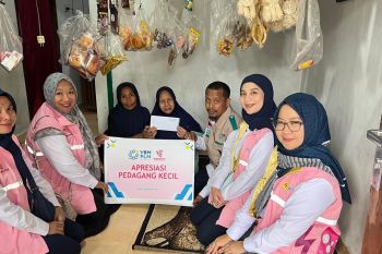 YBM dan Srikandi PLN UID Lampung salurkan bantuan ke pedagang kecil