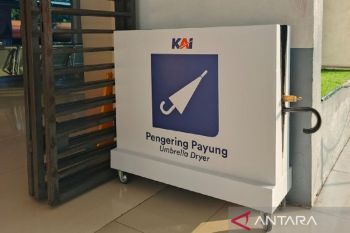 Ada pengering payung bagi penumpang kereta  di Sumut
