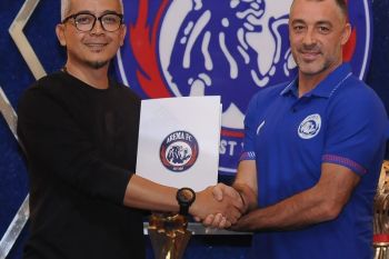 Arema FC resmi tunjuk Ze Gomes sebagai pelatih