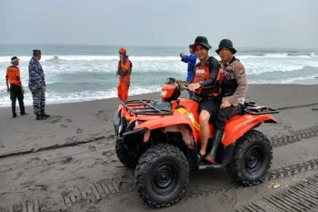 Tim gabungan-Polres Kulon Progo terus mencari nelayan hilang di Congot