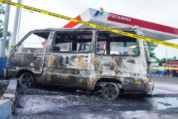 Kebakaran mobil di SPBU Lumajang