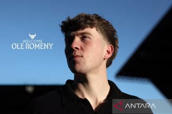 Ole Romeny cetak gol saat Oxford United dikalahkan Coventry