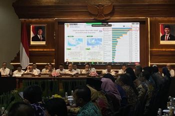Menko Zulhas ajak perguruan tinggi ciptakan varietas tanaman baru