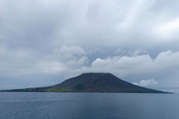 Badan Geologi catat 19 kali gempa vulkanik dalam Gunung Ruang Sitaro