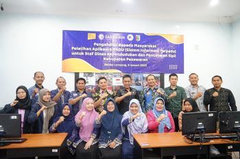 Dosen IIB Darmajaya latih staf Disdukcapil Pesawaran gunakan aplikasi "SIPADU"