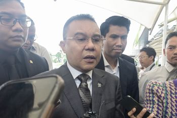 Waka DPR  menanyakan kepada Raffi Ahmad insiden pengawalan mobil dinasnya