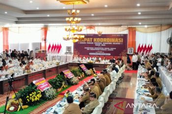 Menko Pangan Zulkifli Hasan sebut Bulog mulai beli gabah Rp6.500 pada 15 Januari