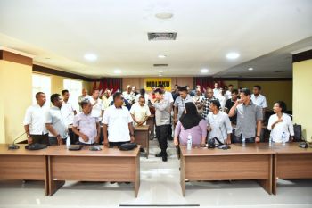 Kapolda Maluku  ajak warga di Trikora saling koordinasi atasi masalah