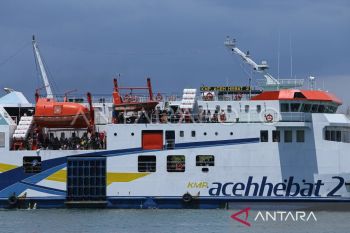 Lintas Banda Aceh-Sabang dilayani KMP BRR karena satu kapal docking