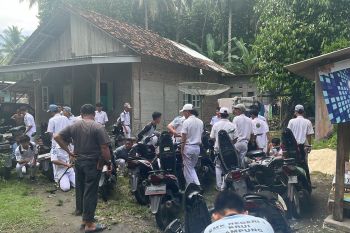 Polisi bubarkan tawuran antarpelajar di Pesisir Barat