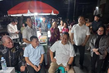 Wamen UMKM dan Wako Palu tinjau pusat kuliner di taman Vatulemo