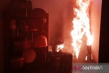 Kebakaran kantin SMPN 188 Jaktim, kerugian hingga Rp25 juta