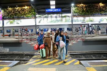 KAI Tanjungkarang lakukan penyesuaian perjalanan kereta