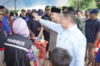 Pemprov Riau salurkan bantuan untuk korban banjir di Kampar