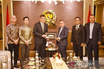 Waka DPR bicarakan pangan hingga EBT saat terima kunjungan Dubes Singapura