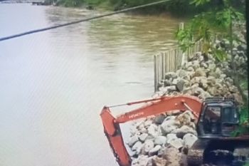 Pembangunan penahan tebing Batang Pasaman disorot, diduga tidak sesuai spesifikasi (Video)