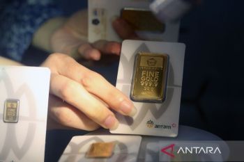 Harga emas Antam hari ini naik ke angka Rp1,594 juta per gram