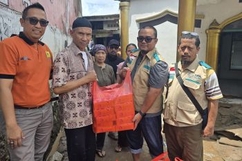 YBM PLN UID Lampung salurkan ratusan paket nasi untuk korban banjir di Bandarlampung