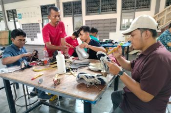 BPIPI Kemenperin berikan pelatihan reparasi sepatu