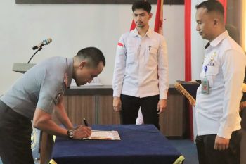 Kanwil Ditjenpas Sumbar tanda tangani perjanjian kinerja 2025