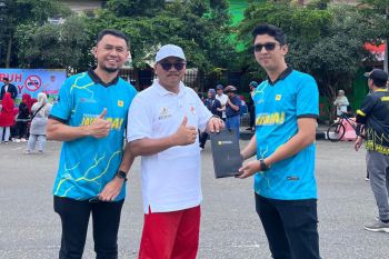 Walikota Payakumbuh Sambangi Stand PLN Payakumbuh di CFD, Dukung Layanan Kelistrikan Lewat PLN Mobile