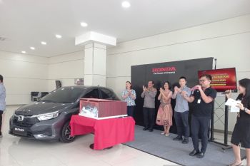 Warga Palu bawa pulang Grand Prize Honda Brio dari Honda KMG
