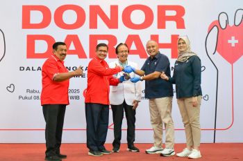 Peduli Kemanusiaan Bulan K3 Nasional, PT Semen Padang Serahkan 346 Kantong Darah ke PMI Padang