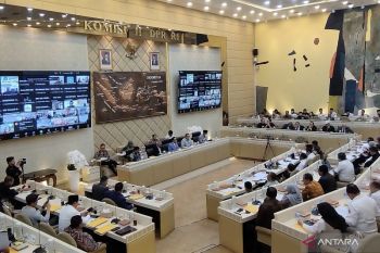 DPR dan Mendagri bahas opsi jadwal pelantikan kepala daerah