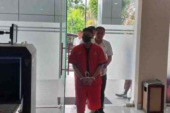 Polda Kalteng limpahkan tersangka korupsi di Kotim ke Kejaksaan