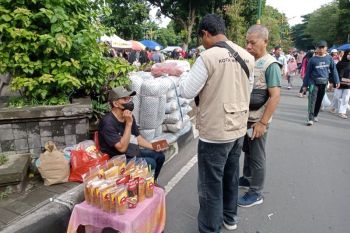 PKL di CFD Mataram mulai ditarik retribusi kebersihan