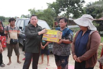 Pemprov Riau salurkan bantuan untuk korban banjir Pelalawan