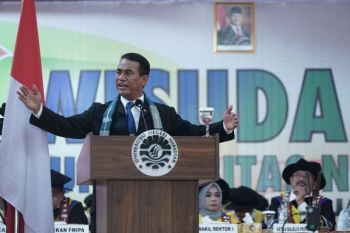 Mentan motivasi ratusan wisudawan Universitas Negeri Makassar