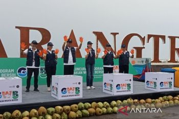 Menpar luncurkan Gerakan Wisata Bersih di Pantai Parangtritis Yogyakarta