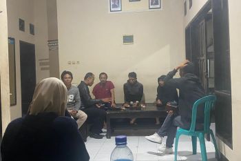 Polisi tangkap tiga pencuri bawang milik petani di Lombok Timur