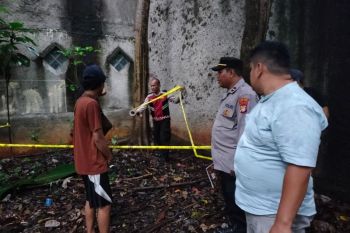 Penemuan benda menyerupai granat di kebun kosong di Bekasi