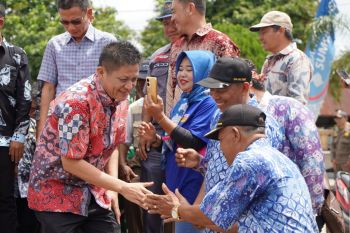 OKU Timur salurkan bantuan program bedah rumah gratis