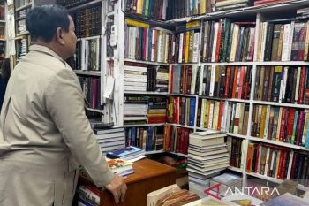 Prabowo honors India's 76th Republic Day at meeting with PM Modi