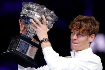 Sinner taklukkan Zverev untuk pertahankan gelar Australian Open