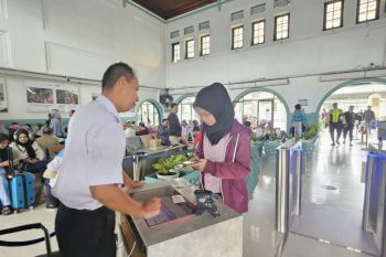 KAI Daop 1 Jakarta operasikan 7 KA tambahan saat libur Isra Miraj-Imlek