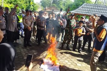 Penetapan calon kades di Lombok Tengah diwarnai aksi protes