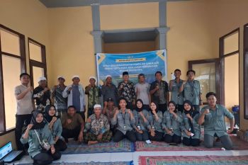 Mahasiswa KKN Unram sosialisasi pompa air tenaga surya di Lombok Barat