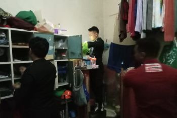 Seluruh kamar hunian di Lapas II B Selong Lombok Timur dirazia